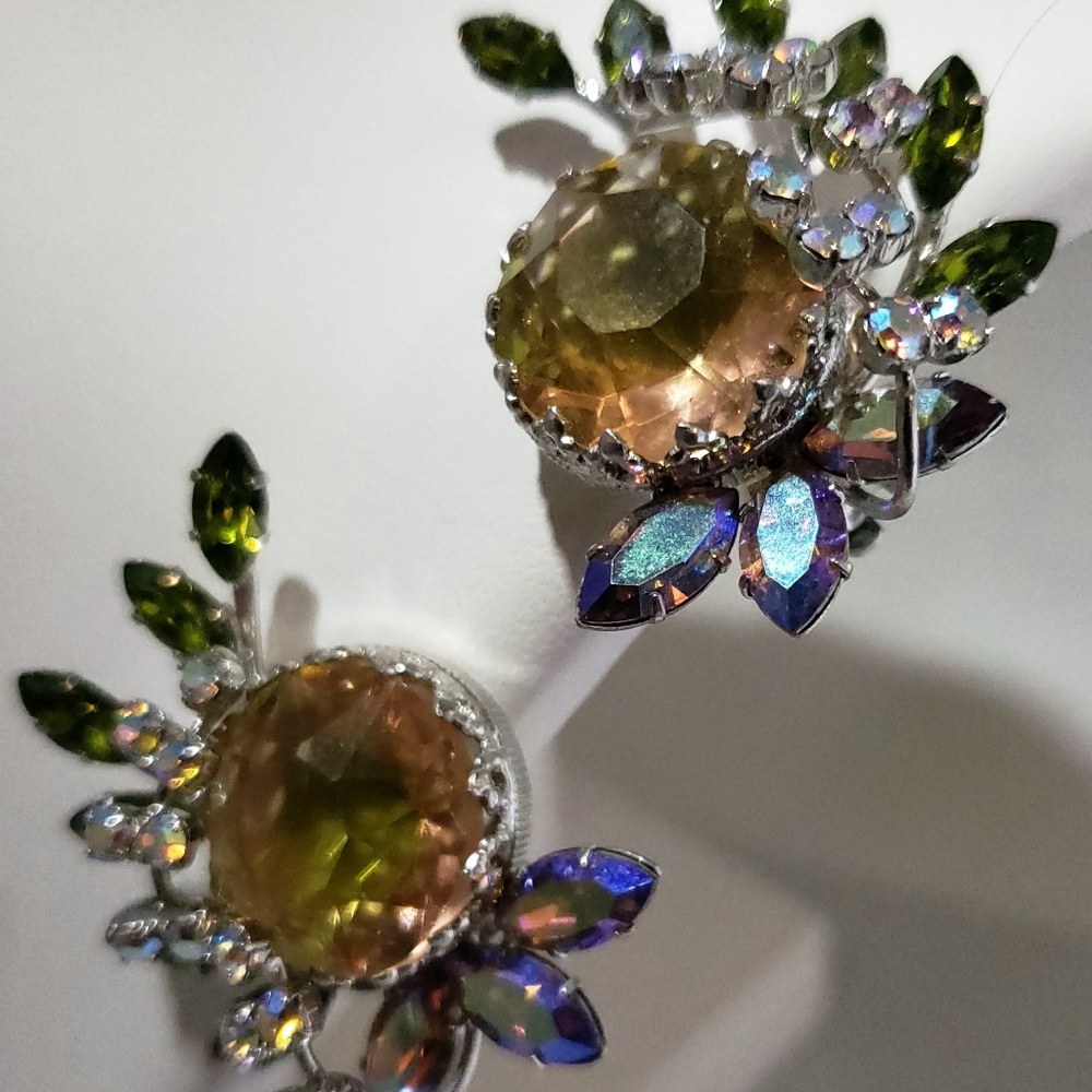 VINTAGE CLIP ON